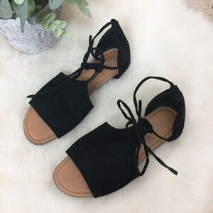 [American Eagle] Black Tie Ankle Sandals